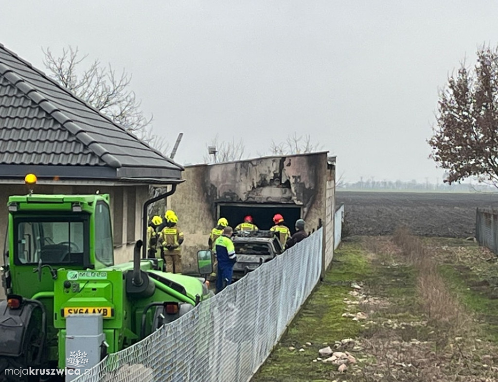 Sławsk Wielki: Spłonął jeden z garaży