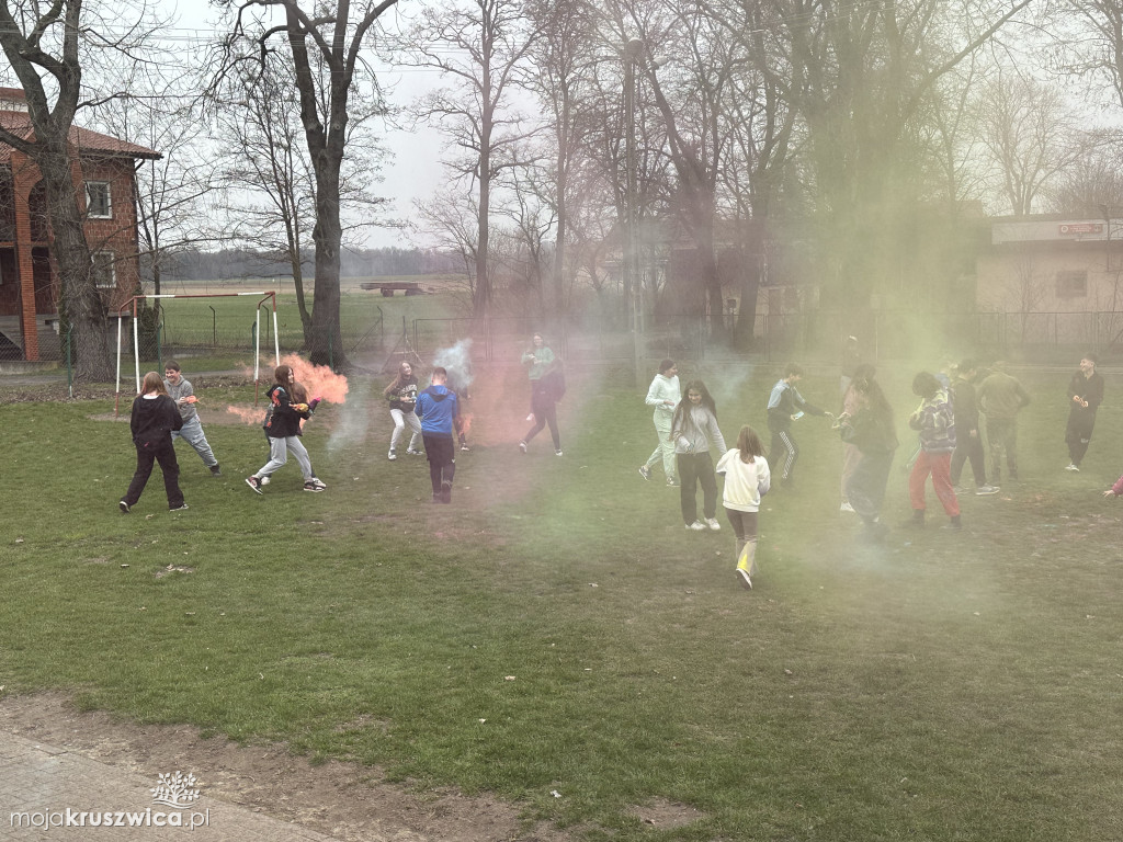 Rusinowo. Zobaczcie jak uczniowie żegnali odchodzącą zimę! [ZDJĘCIA]