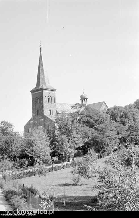 Narodowe Archiwum Cyfrowe z nowymi zdjęciami z Kruszwicy! Pochodzą z lat 1949-1951