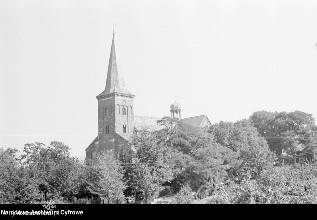 Narodowe Archiwum Cyfrowe z nowymi zdjęciami z Kruszwicy! Pochodzą z lat 1949-1951