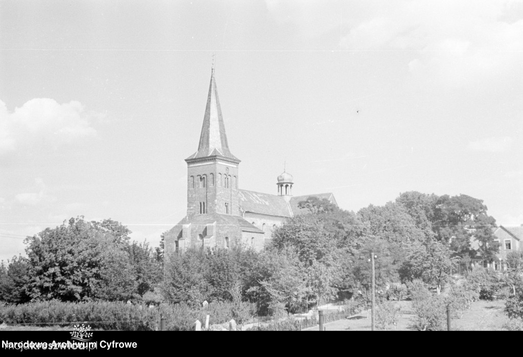 Narodowe Archiwum Cyfrowe z nowymi zdjęciami z Kruszwicy! Pochodzą z lat 1949-1951