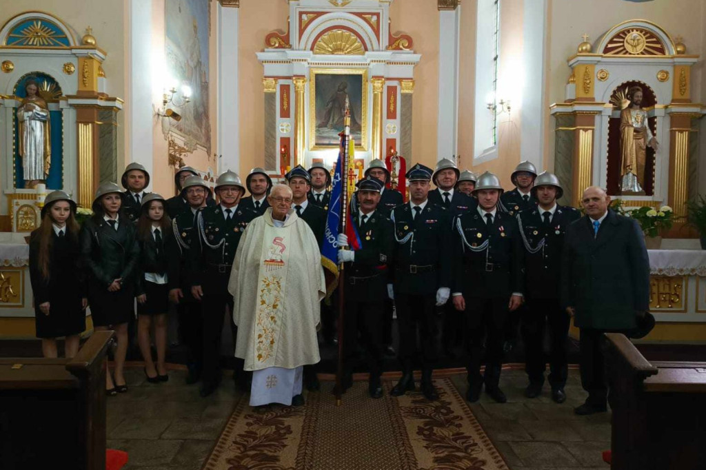 W Brześciu nad Gopłem strażacy czuwali przy Grobie Pańskim