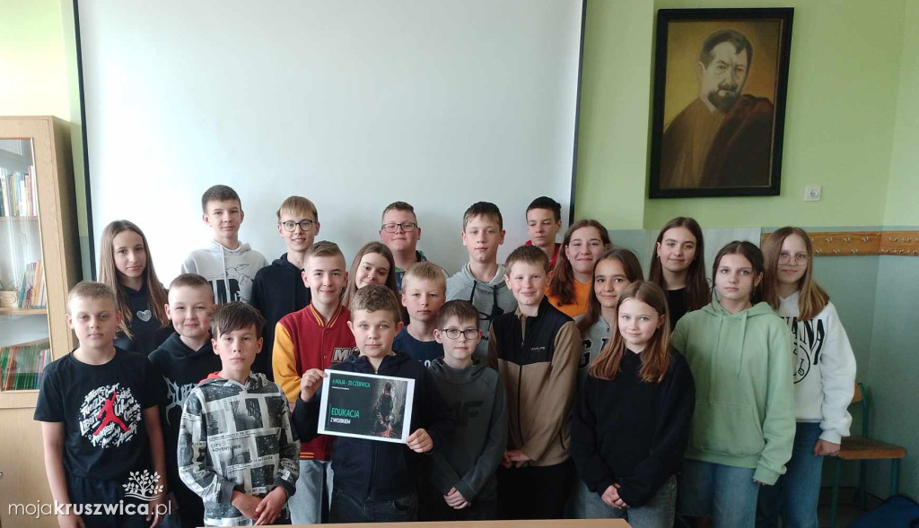 Edukacja z wojskiem w Szkole Podstawowej nr 1 w Kruszwicy