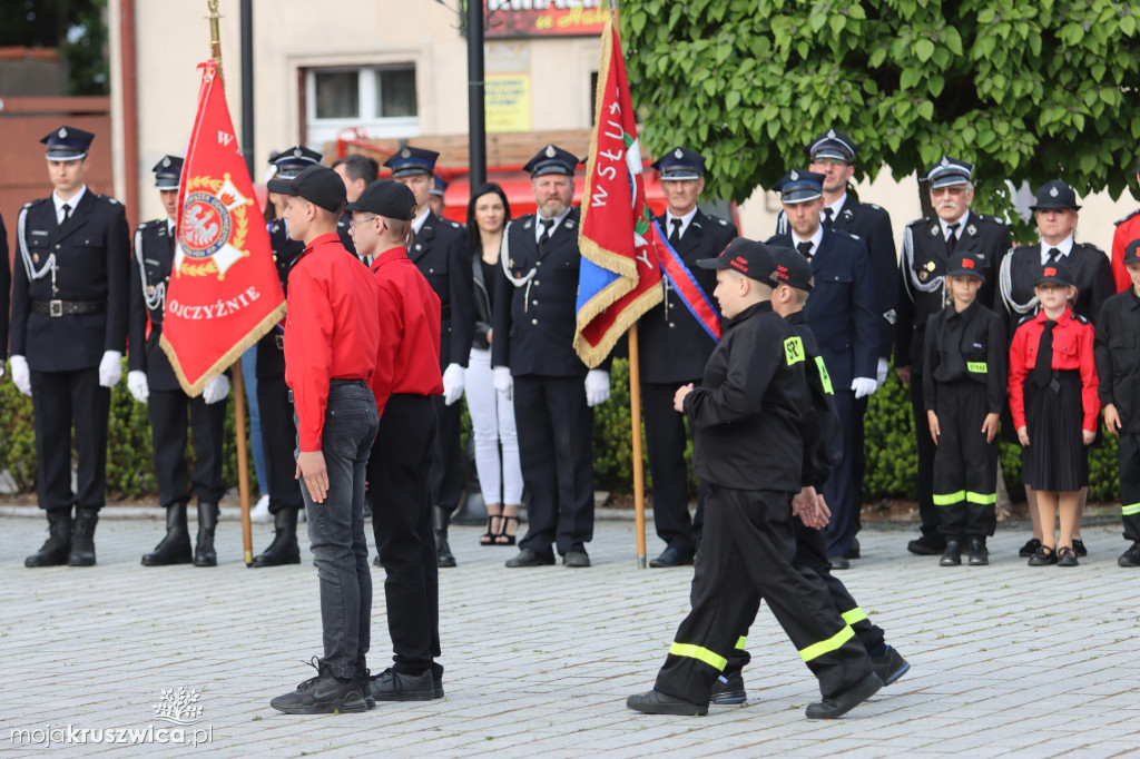 Gminny Dzień Strażaka cz. 2 Uroczystości na kruszwickim rynku