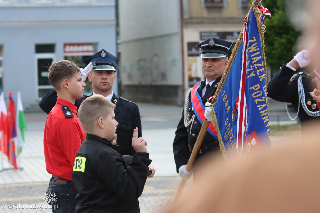Gminny Dzień Strażaka cz. 2 Uroczystości na kruszwickim rynku