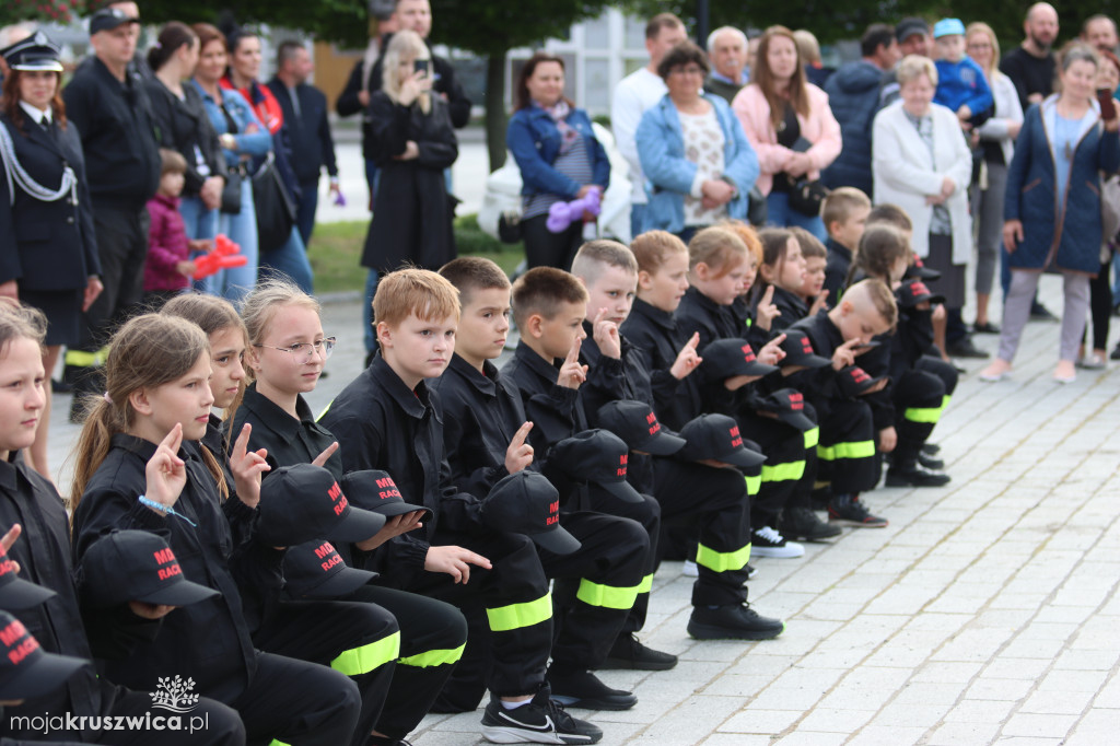 Gminny Dzień Strażaka cz. 2 Uroczystości na kruszwickim rynku
