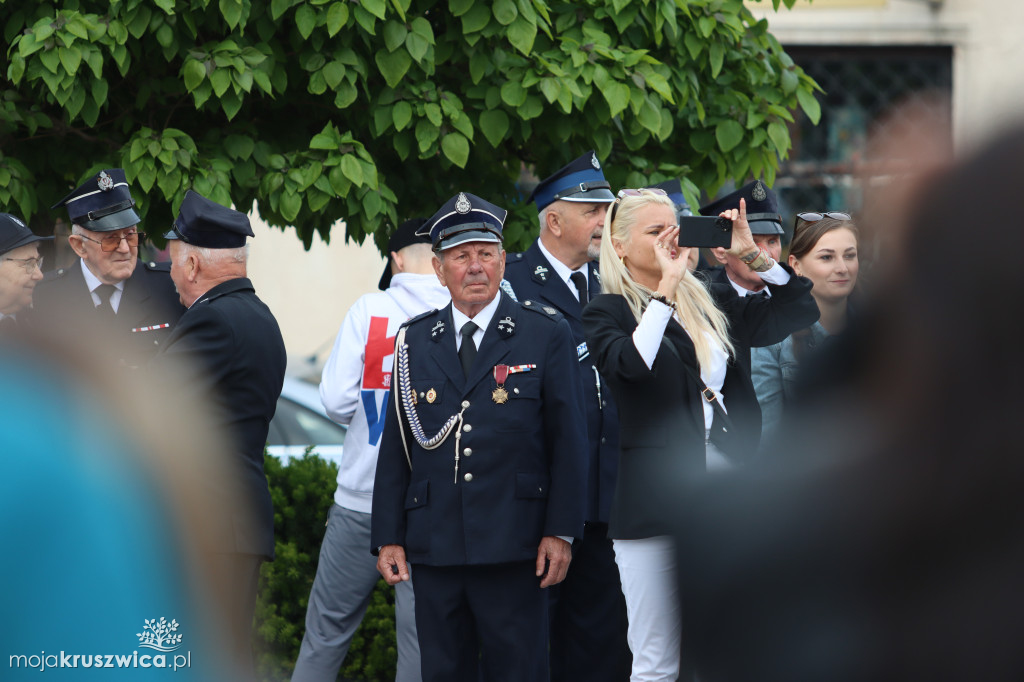 Gminny Dzień Strażaka cz. 2 Uroczystości na kruszwickim rynku