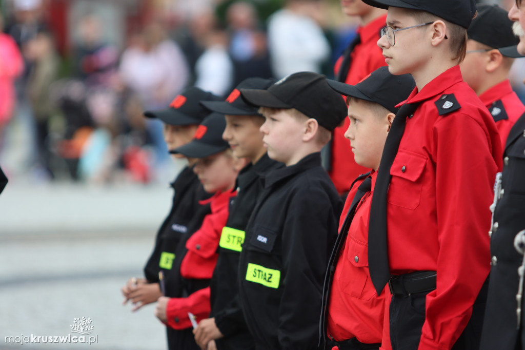 Gminny Dzień Strażaka cz. 2 Uroczystości na kruszwickim rynku