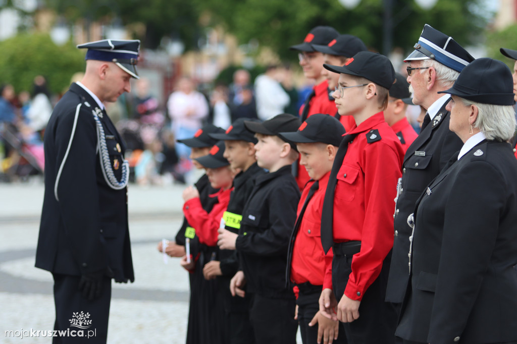 Gminny Dzień Strażaka cz. 2 Uroczystości na kruszwickim rynku