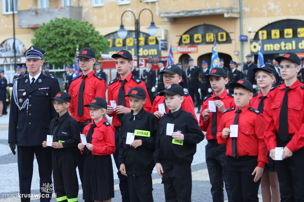Gminny Dzień Strażaka cz. 2 Uroczystości na kruszwickim rynku