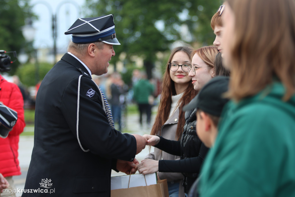 Gminny Dzień Strażaka cz. 2 Uroczystości na kruszwickim rynku