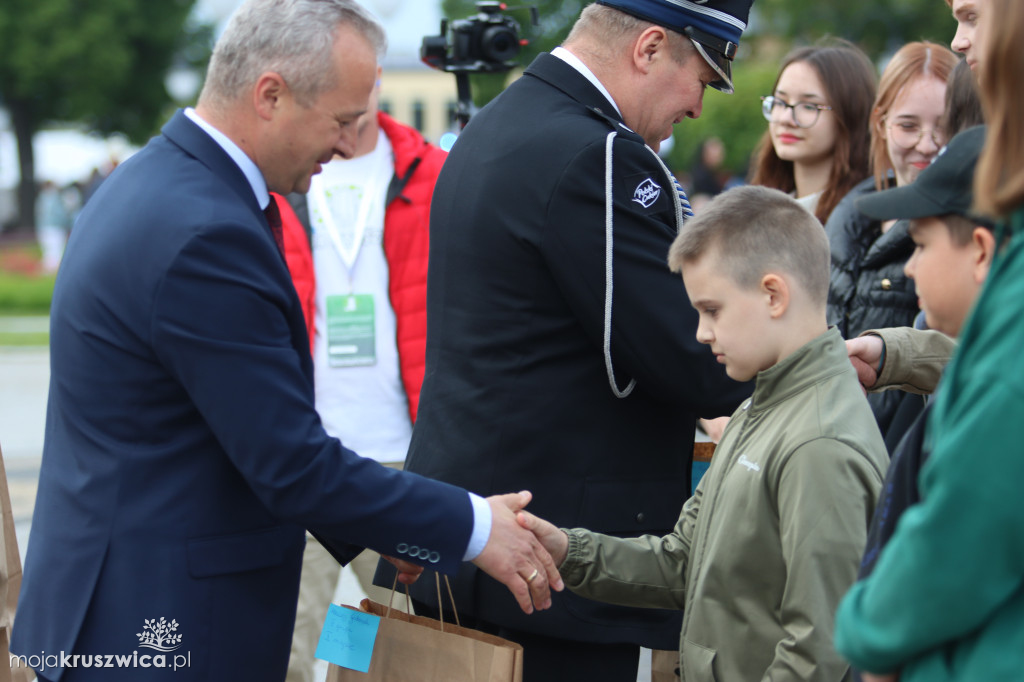 Gminny Dzień Strażaka cz. 2 Uroczystości na kruszwickim rynku