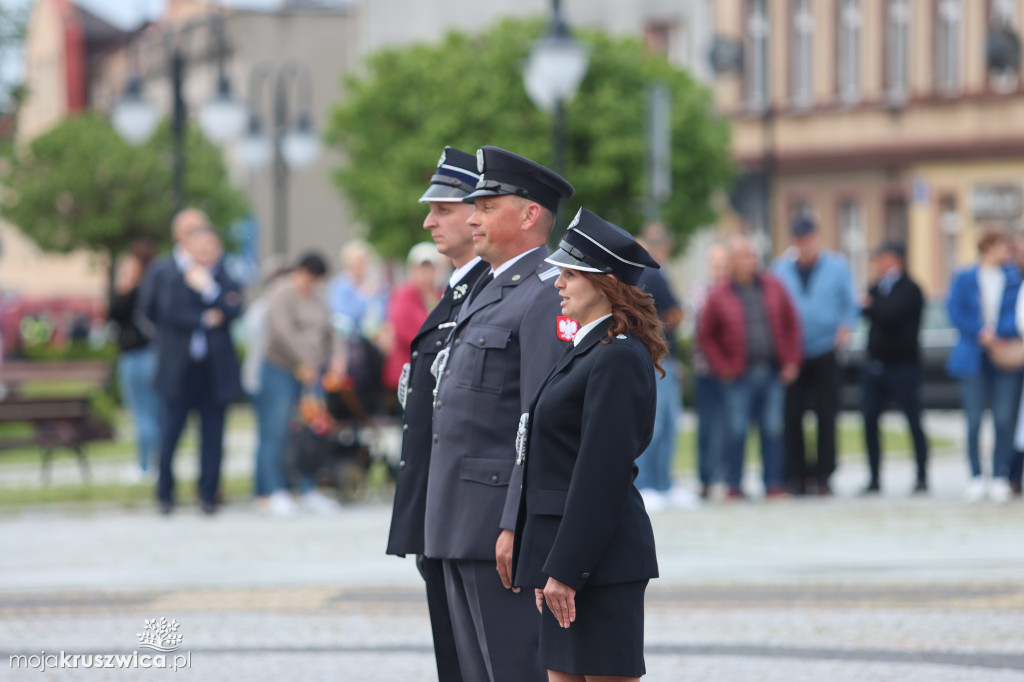 Gminny Dzień Strażaka cz. 2 Uroczystości na kruszwickim rynku