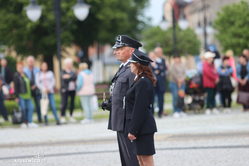 Gminny Dzień Strażaka cz. 2 Uroczystości na kruszwickim rynku