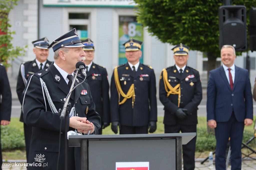 Gminny Dzień Strażaka cz. 2 Uroczystości na kruszwickim rynku
