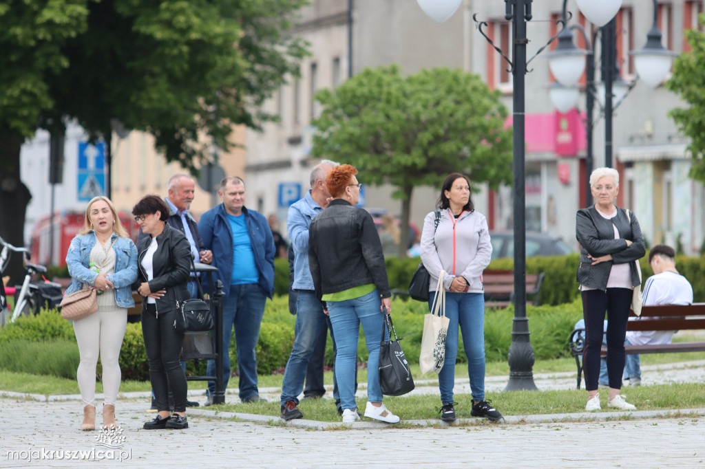 Gminny Dzień Strażaka cz. 2 Uroczystości na kruszwickim rynku