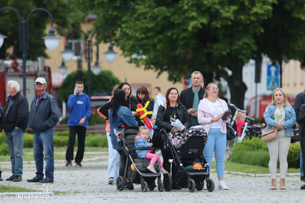 Gminny Dzień Strażaka cz. 2 Uroczystości na kruszwickim rynku