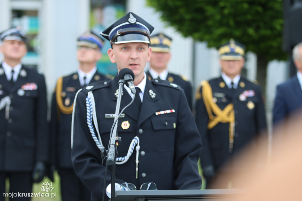 Gminny Dzień Strażaka cz. 2 Uroczystości na kruszwickim rynku
