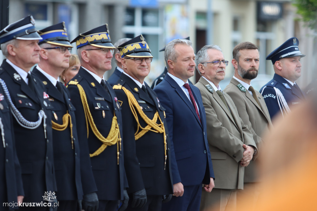 Gminny Dzień Strażaka cz. 2 Uroczystości na kruszwickim rynku