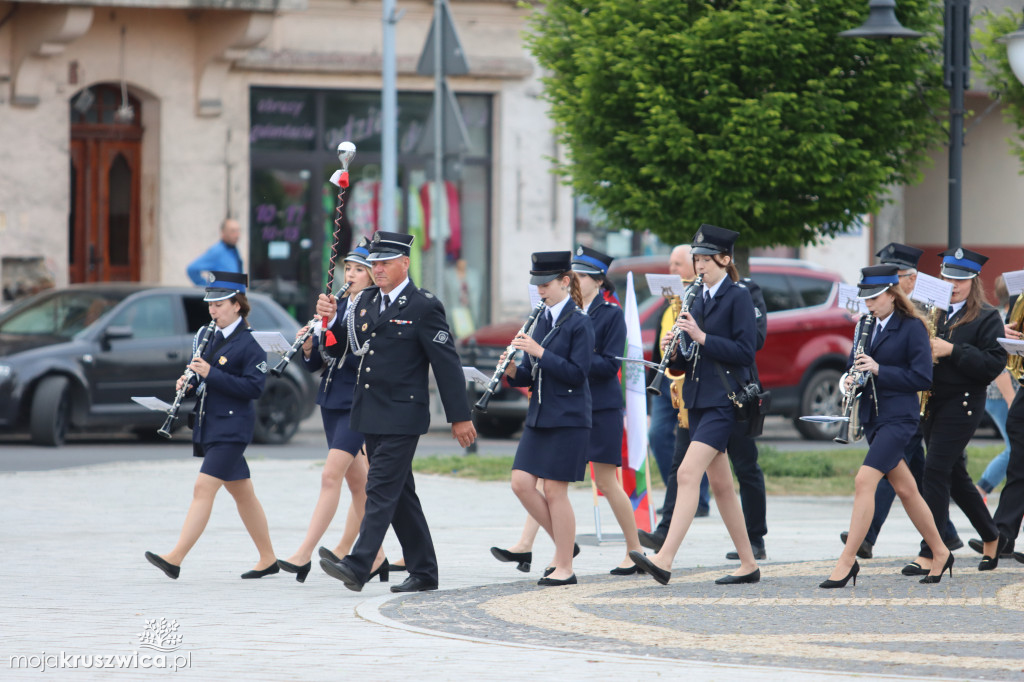 Gminny Dzień Strażaka cz. 2 Uroczystości na kruszwickim rynku