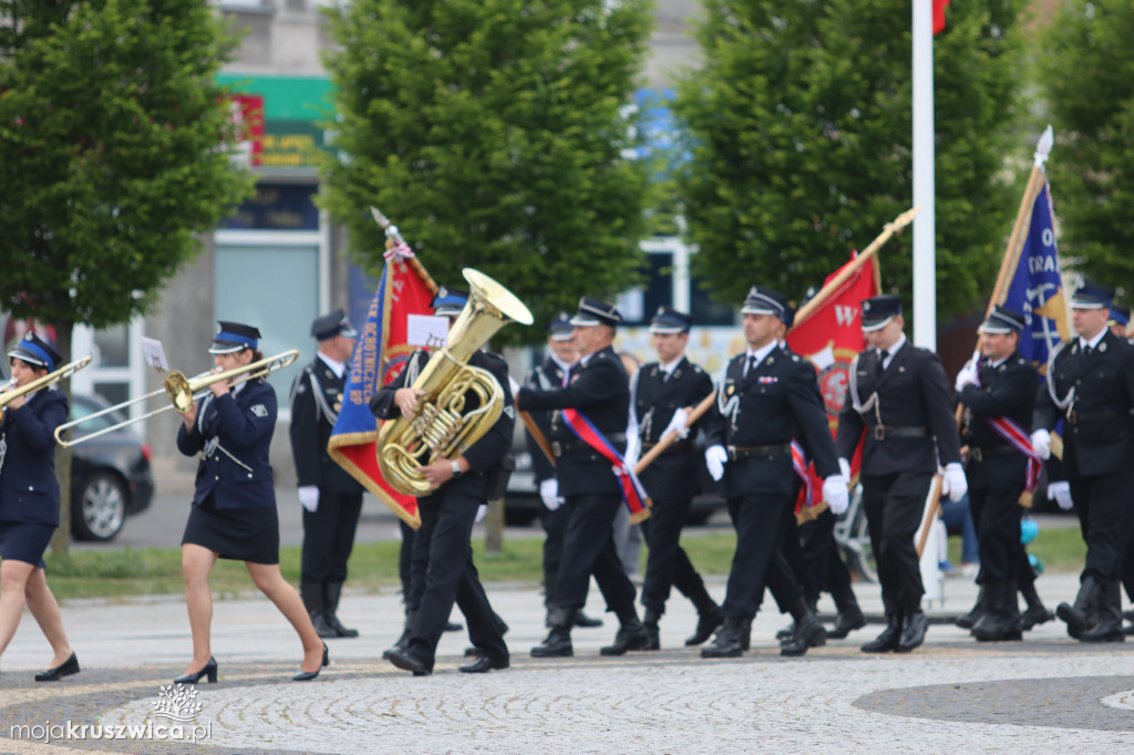 Gminny Dzień Strażaka cz. 2 Uroczystości na kruszwickim rynku