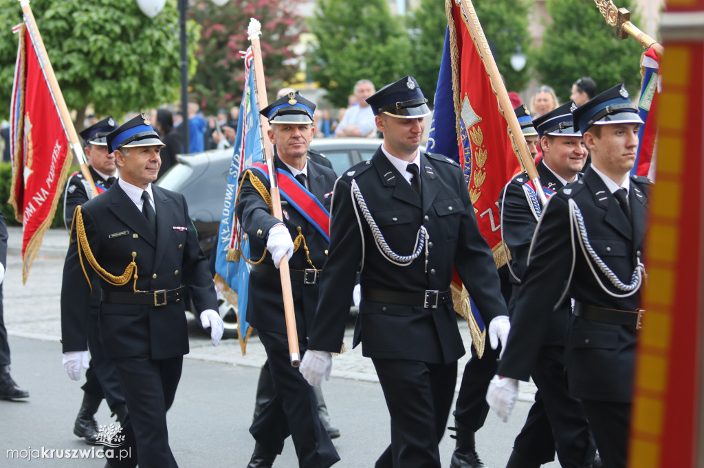 Gminny Dzień Strażaka cz. 2 Uroczystości na kruszwickim rynku
