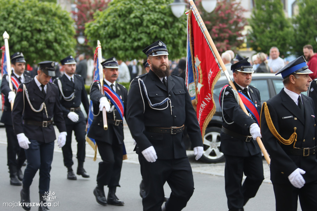 Gminny Dzień Strażaka cz. 2 Uroczystości na kruszwickim rynku