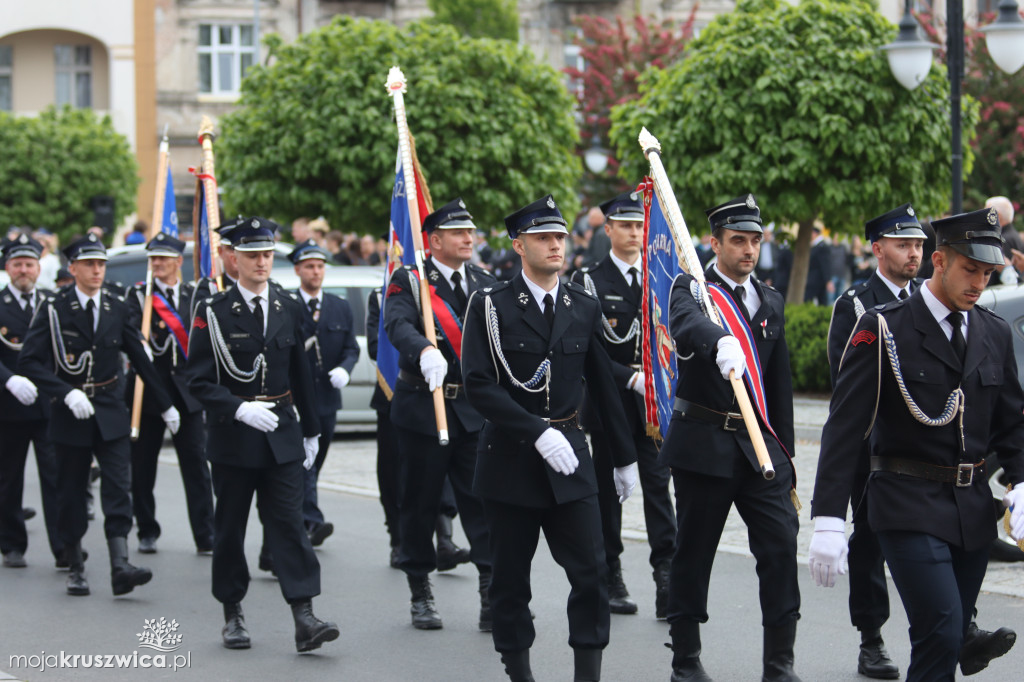 Gminny Dzień Strażaka cz. 2 Uroczystości na kruszwickim rynku