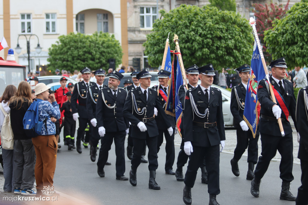 Gminny Dzień Strażaka cz. 2 Uroczystości na kruszwickim rynku