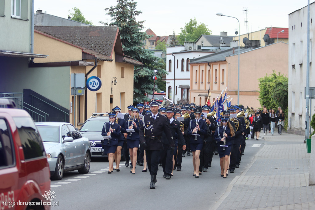 Gminny Dzień Strażaka cz. 2 Uroczystości na kruszwickim rynku