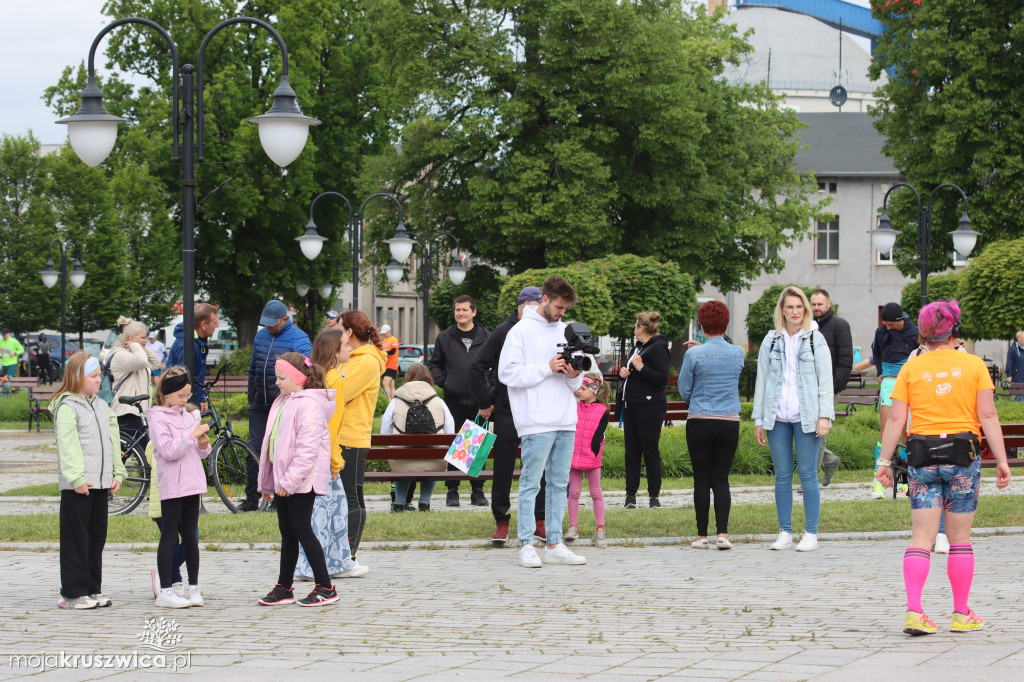  Rozpoczął się Bieg Piastowski z Kruszwicy do Inowrocławia! Uczestnicy są na trasie