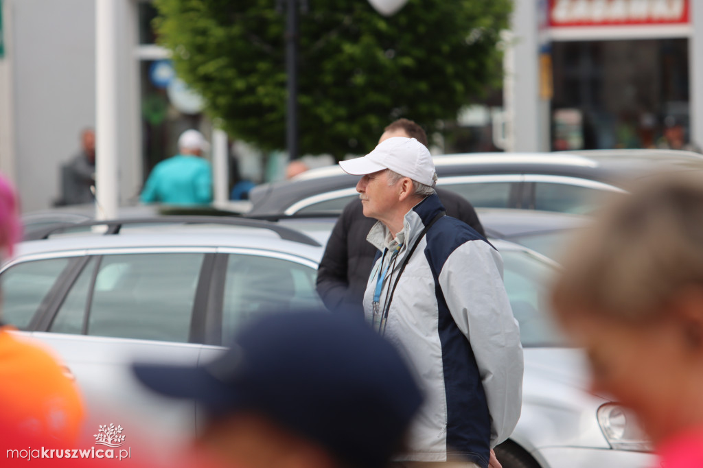  Rozpoczął się Bieg Piastowski z Kruszwicy do Inowrocławia! Uczestnicy są na trasie