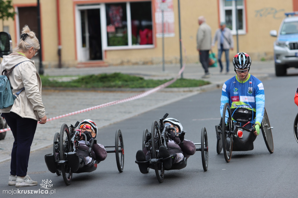  Rozpoczął się Bieg Piastowski z Kruszwicy do Inowrocławia! Uczestnicy są na trasie
