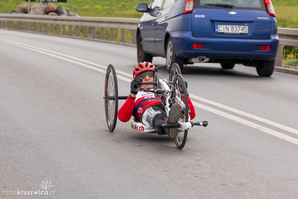  Rozpoczął się Bieg Piastowski z Kruszwicy do Inowrocławia! Uczestnicy są na trasie