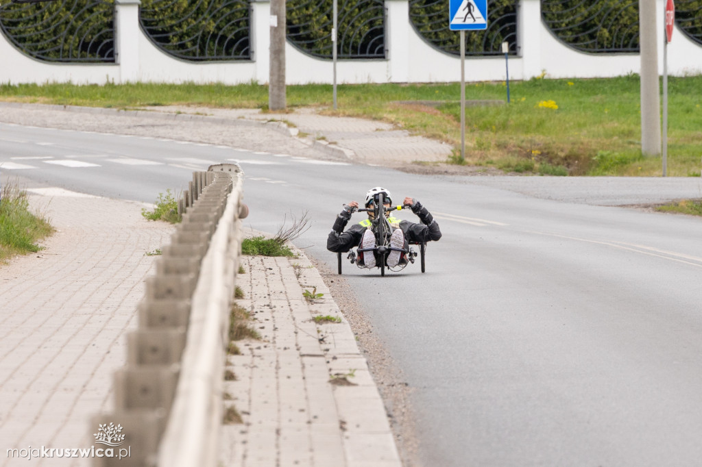  Rozpoczął się Bieg Piastowski z Kruszwicy do Inowrocławia! Uczestnicy są na trasie