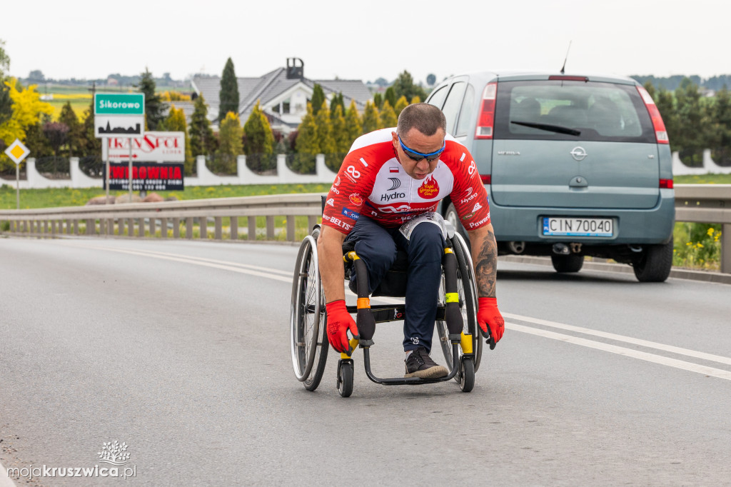  Rozpoczął się Bieg Piastowski z Kruszwicy do Inowrocławia! Uczestnicy są na trasie