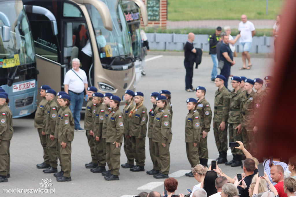  Uroczyste ślubowanie uczniów Zespołu Szkół w Kruszwicy. Zobaczcie to na zdjęciach