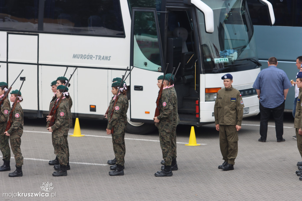  Uroczyste ślubowanie uczniów Zespołu Szkół w Kruszwicy. Zobaczcie to na zdjęciach