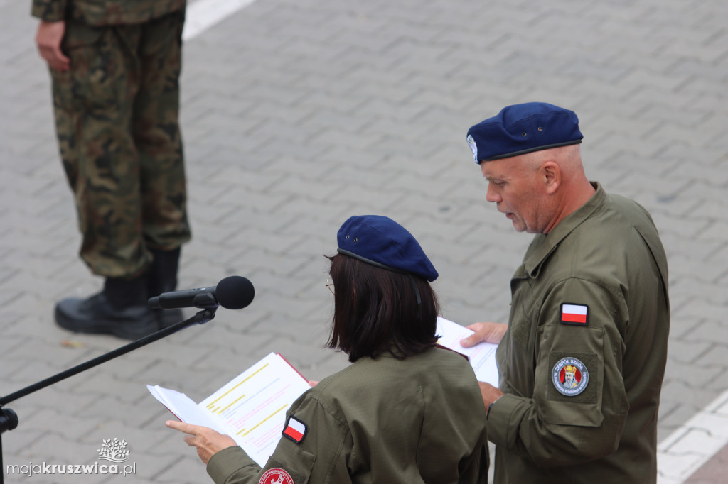  Uroczyste ślubowanie uczniów Zespołu Szkół w Kruszwicy. Zobaczcie to na zdjęciach