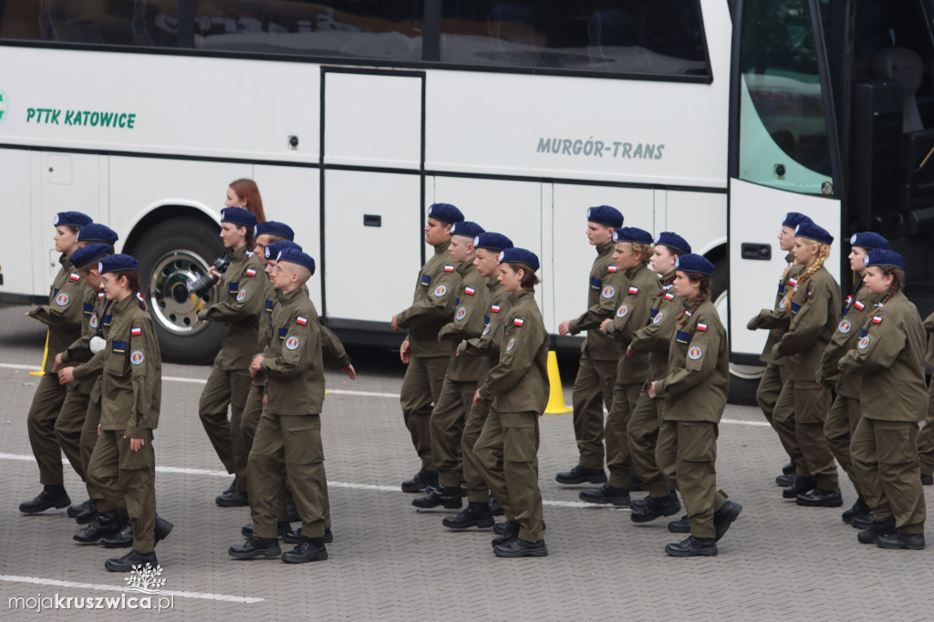  Uroczyste ślubowanie uczniów Zespołu Szkół w Kruszwicy. Zobaczcie to na zdjęciach