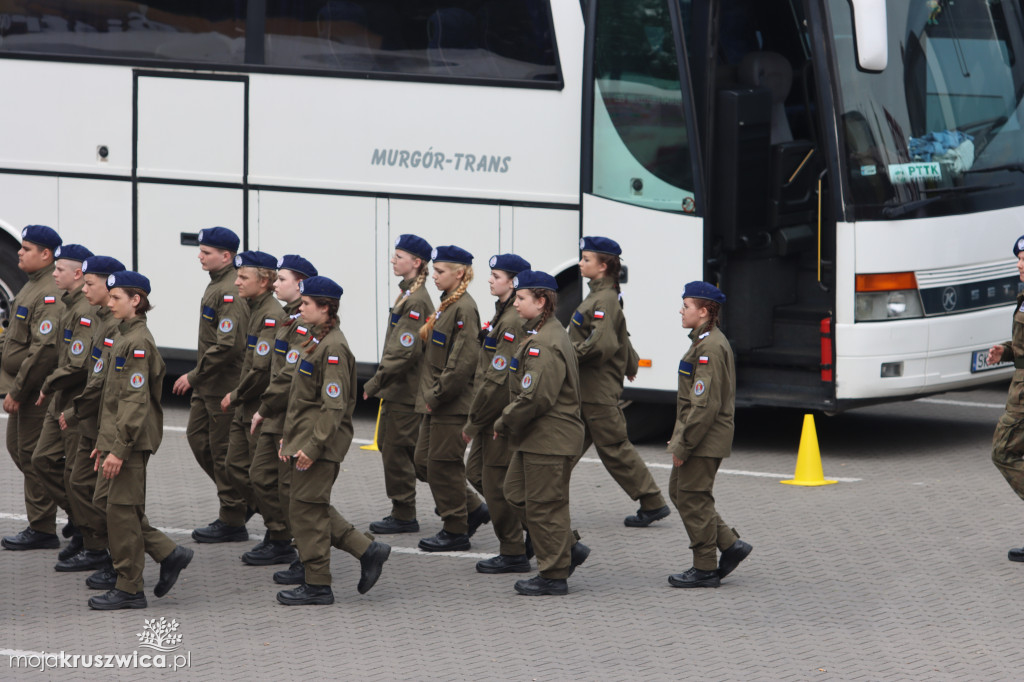  Uroczyste ślubowanie uczniów Zespołu Szkół w Kruszwicy. Zobaczcie to na zdjęciach