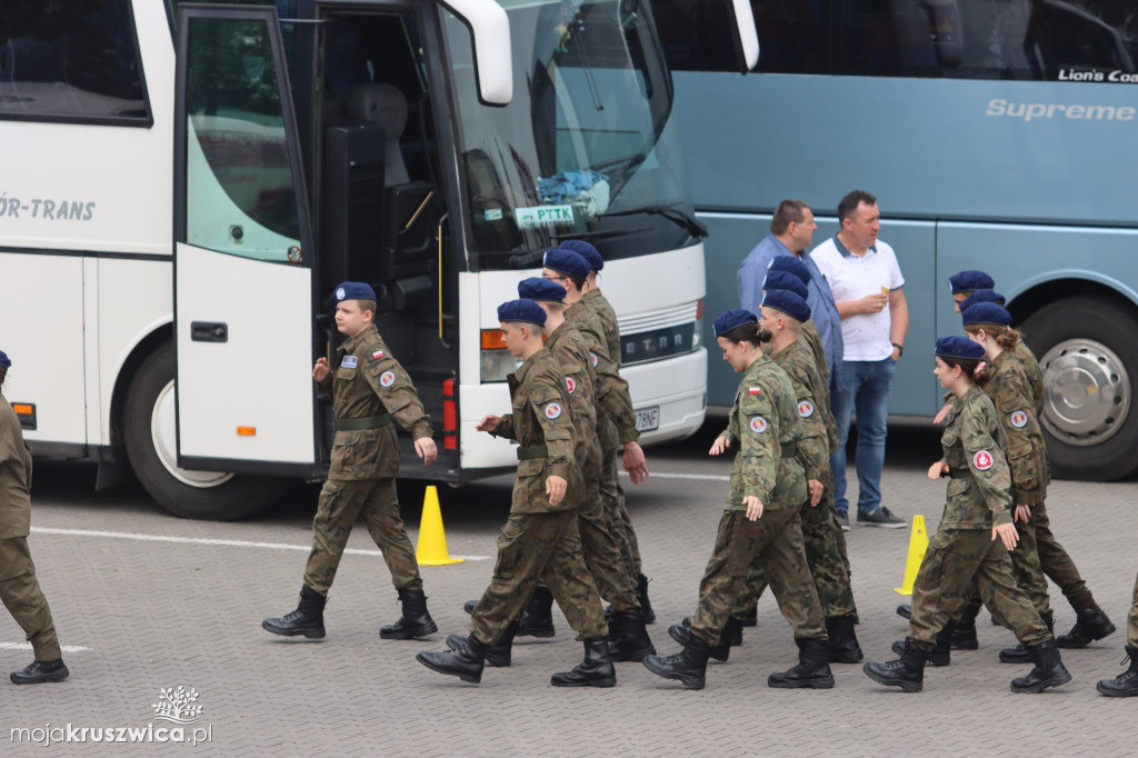  Uroczyste ślubowanie uczniów Zespołu Szkół w Kruszwicy. Zobaczcie to na zdjęciach