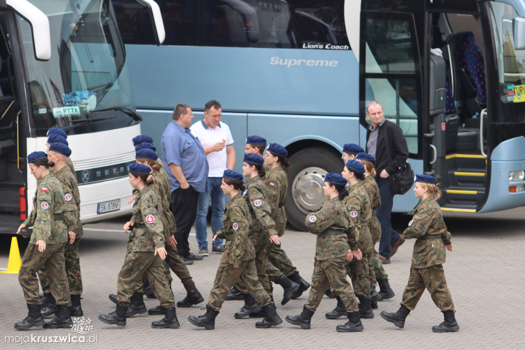  Uroczyste ślubowanie uczniów Zespołu Szkół w Kruszwicy. Zobaczcie to na zdjęciach