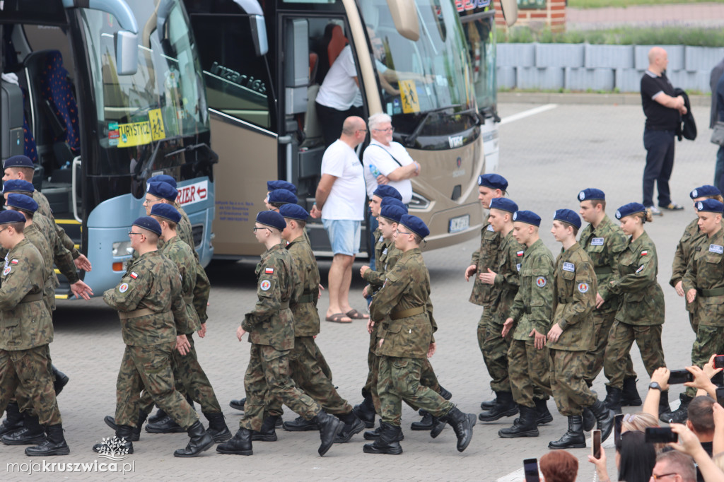  Uroczyste ślubowanie uczniów Zespołu Szkół w Kruszwicy. Zobaczcie to na zdjęciach