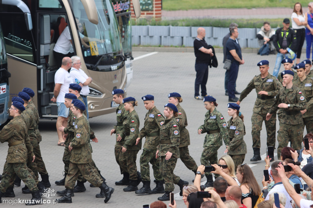  Uroczyste ślubowanie uczniów Zespołu Szkół w Kruszwicy. Zobaczcie to na zdjęciach