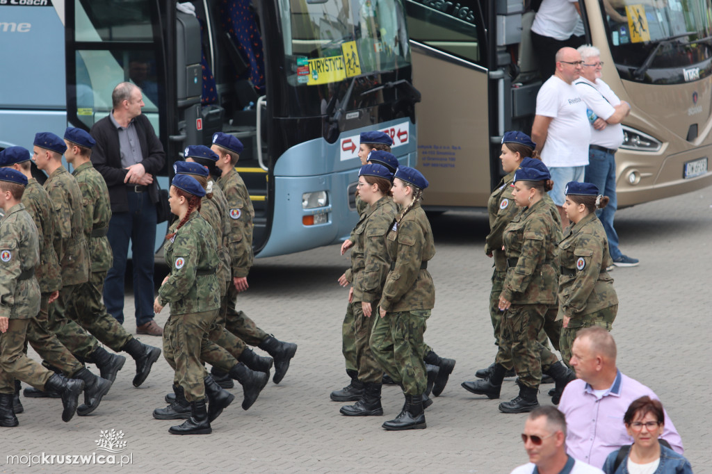  Uroczyste ślubowanie uczniów Zespołu Szkół w Kruszwicy. Zobaczcie to na zdjęciach