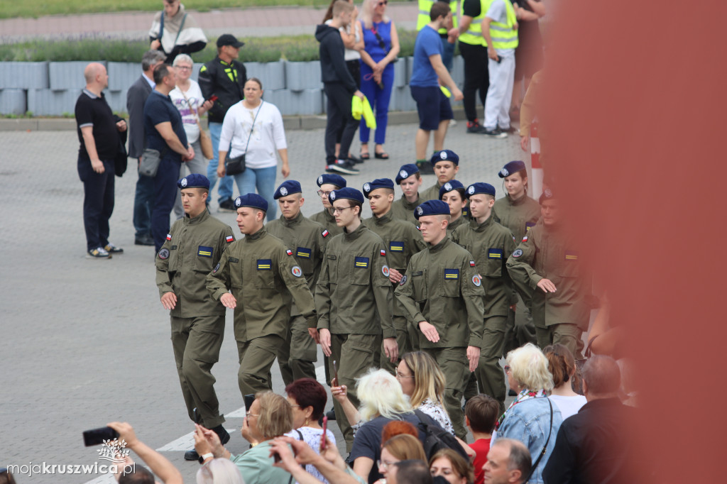  Uroczyste ślubowanie uczniów Zespołu Szkół w Kruszwicy. Zobaczcie to na zdjęciach