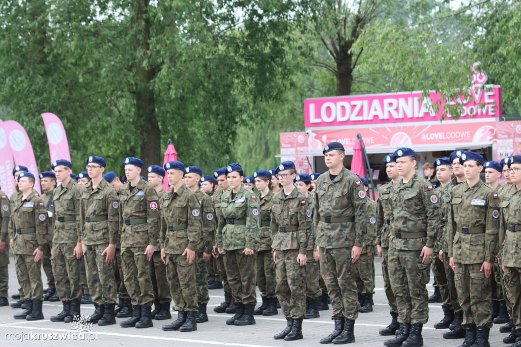  Uroczyste ślubowanie uczniów Zespołu Szkół w Kruszwicy. Zobaczcie to na zdjęciach