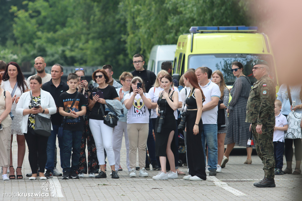  Uroczyste ślubowanie uczniów Zespołu Szkół w Kruszwicy. Zobaczcie to na zdjęciach