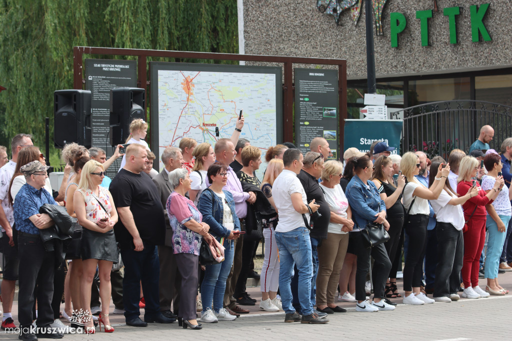  Uroczyste ślubowanie uczniów Zespołu Szkół w Kruszwicy. Zobaczcie to na zdjęciach